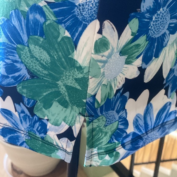 Callaway Floral Sleeveless Zip Golf Polo - Picture 5 of 8